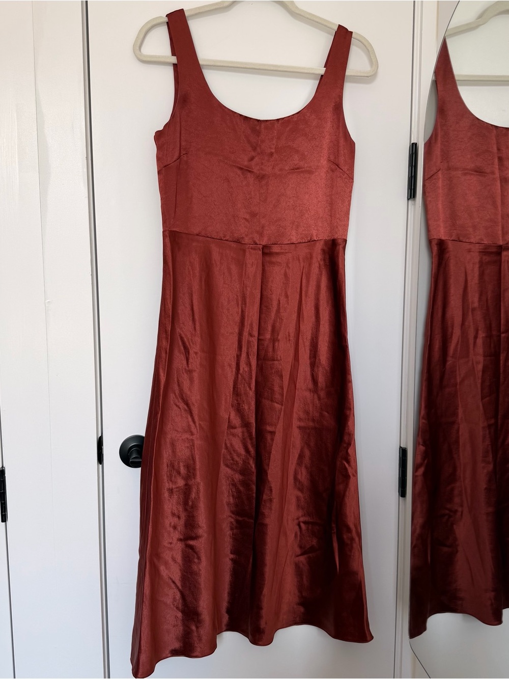 NWT 🏷️ Vince Satin Scoop Neck Midi Slip Dress in Deep Rust